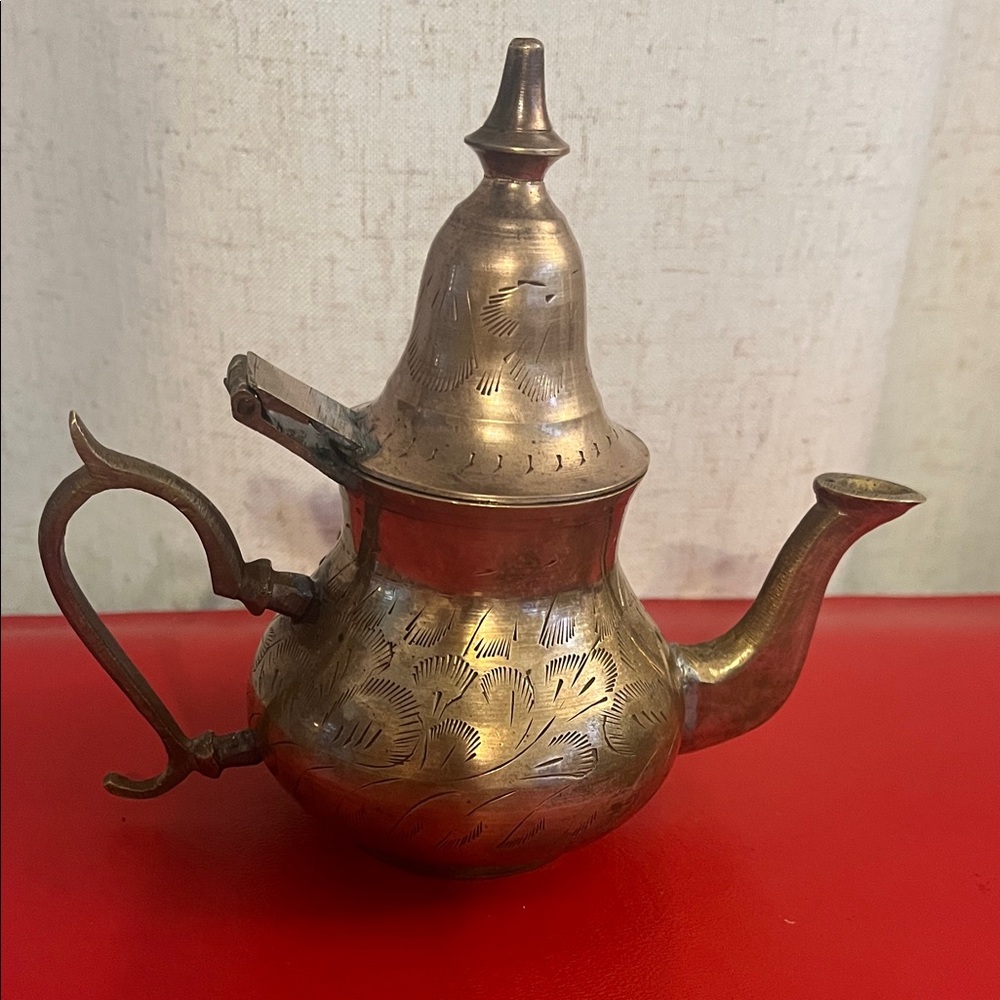 Vintage India J Etched Brass Teapot Kettle Jeanie 5.25”H 6.25”W